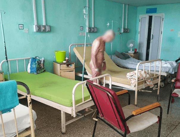 A deteriorated room inside a Cuban hospital